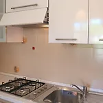 Lovely Flat With Private Fenced Garden *