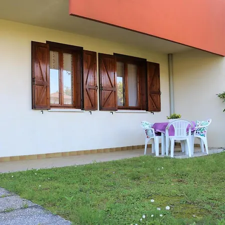 Lovely Flat With Private Fenced Garden *