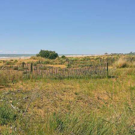 Lovely With Private Fenced Garden فيلة *