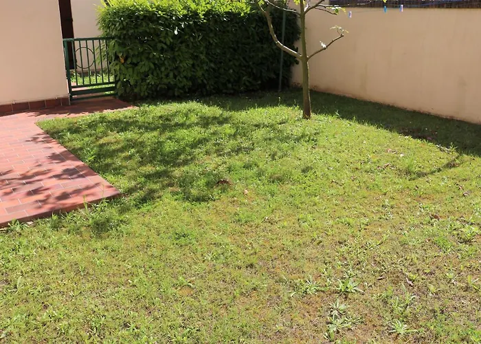 Daire Lovely Flat With Private Fenced Garden *