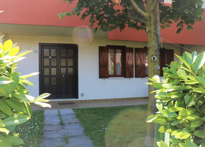 Lovely Flat With Private Fenced Garden Διαμέρισμα Μπιμπιόνε